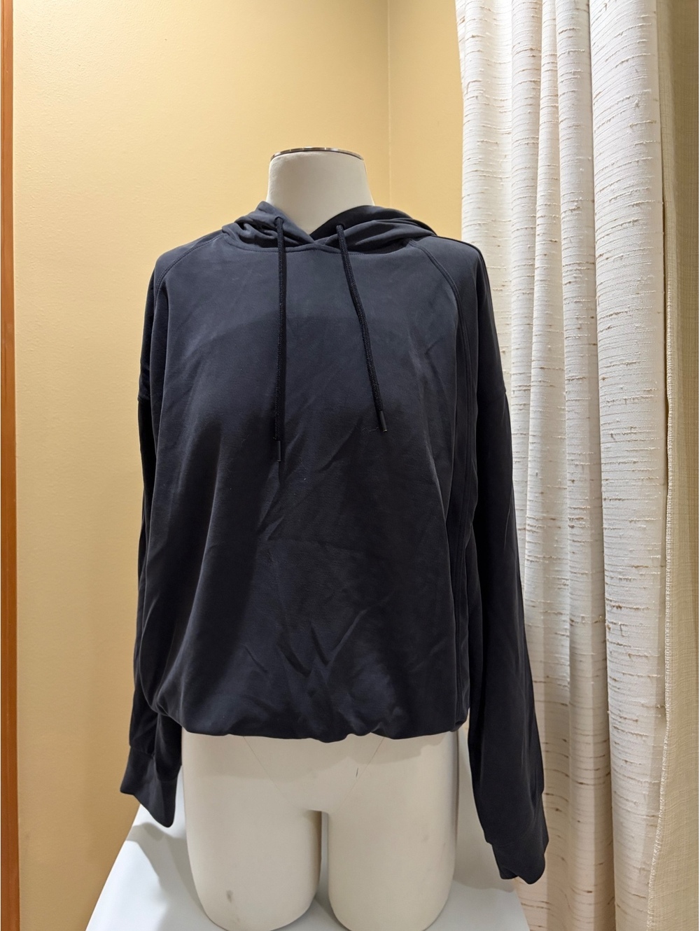 Women's Athleta Seasoft Bubble Hem Hoodie relaxed silhouette black L LARGE